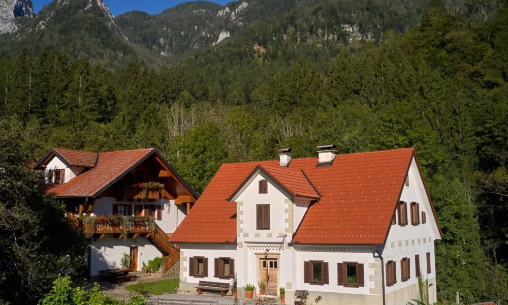 ljubno-turisticna-kmetija-stoglej-iz-zrakafototomo-jesenicnikvisitsavinjska-15 ljubno-turisticna-kmetija-stoglej-iz-zrakafototomo-jesenicnikvisitsavinjska-15